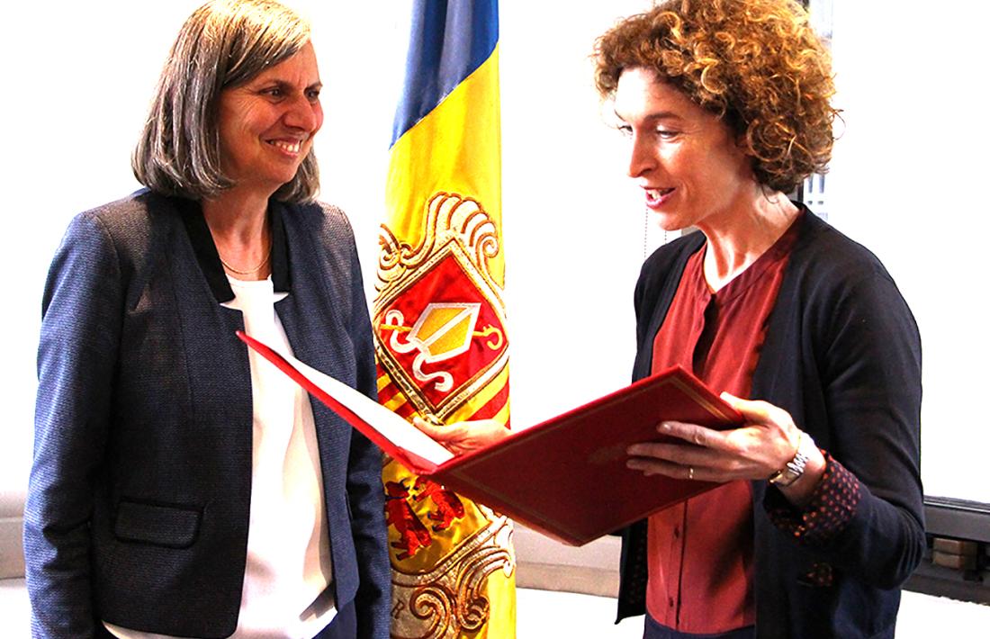 La ministra d'Afers Exteriors, Maria Ubach, i l’ambaixadora de França a Andorra, Jocelyne Caballero.