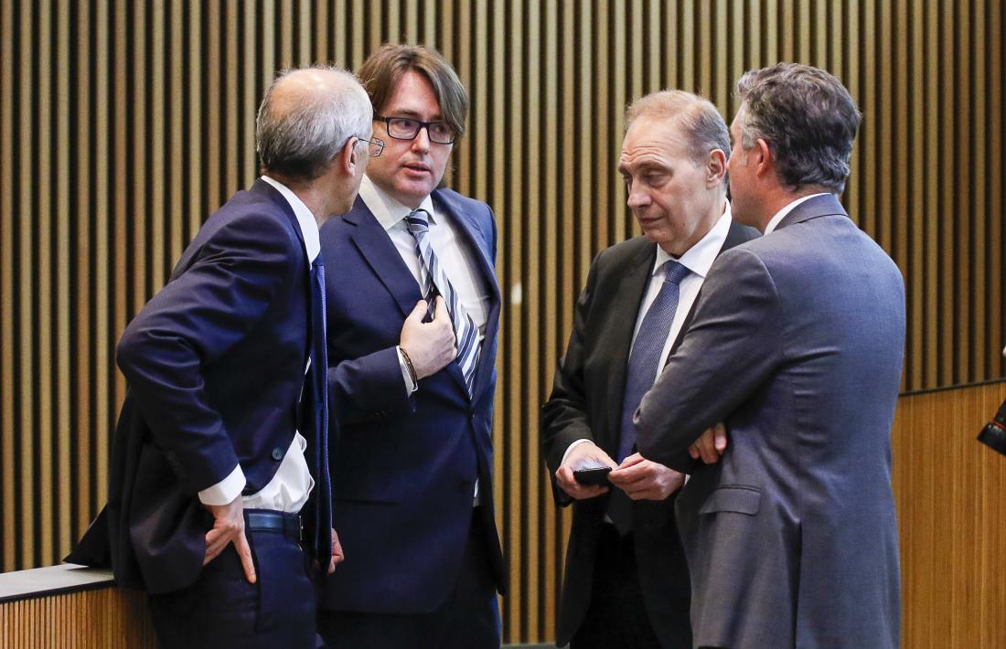 Carles Naudi amb el cap de Govern, Antoni Martí, el síndic, Vicenç Mateu, i el president del grup mixt, Josep Pintat, al Consell General.