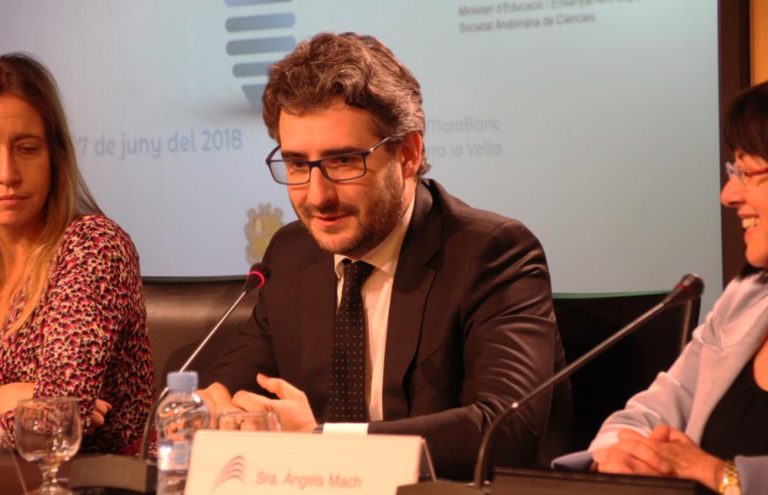 El ministre d'Educació i Ensenyament Superior, Eric Jover, en un moment de la inauguració dels 12ns Debats de recerca.