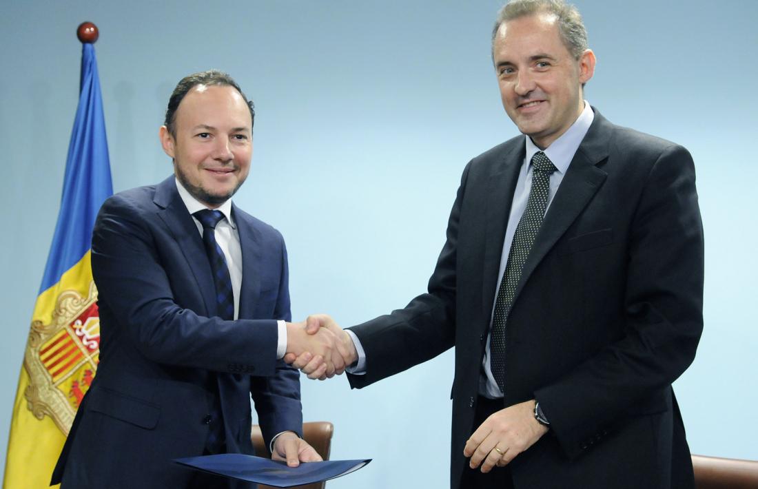 El ministre Xavier Espot i el director del centre penitenciar, Francesc Tarroch, ahir.