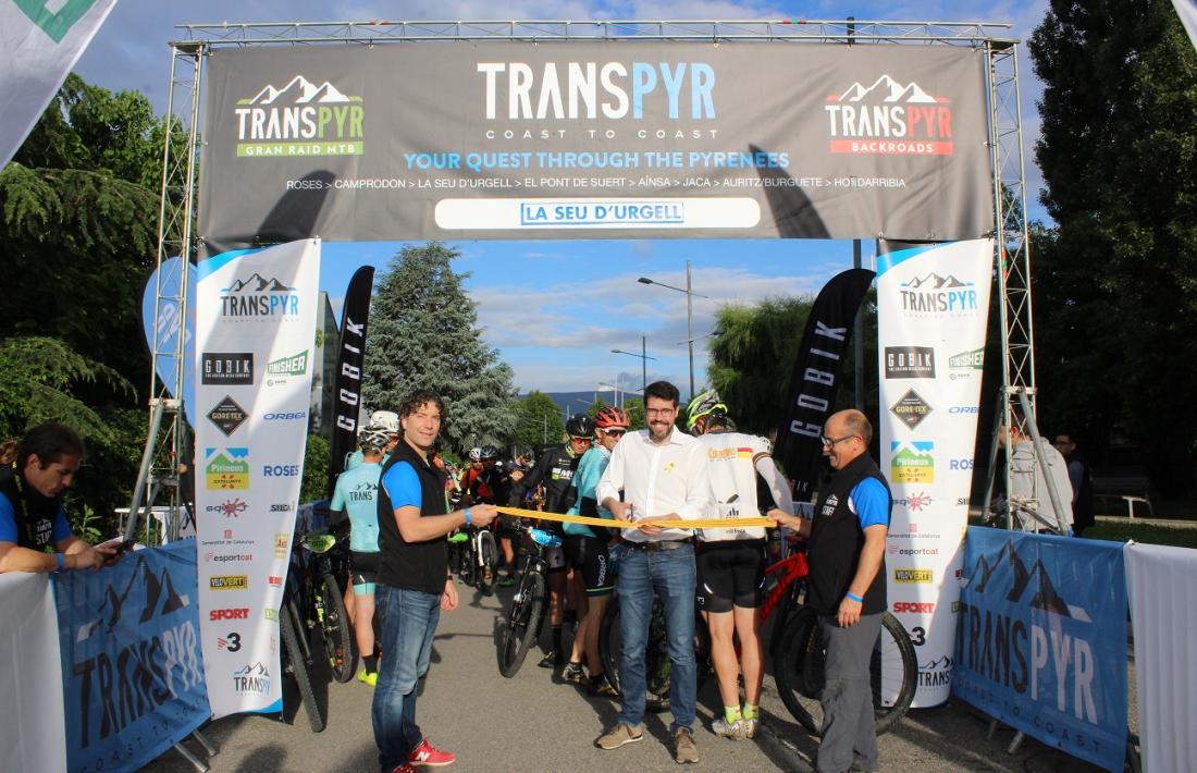 L’alcalde de la Seu, Albert Batalla, va ser a la sortida de la Transpyr.