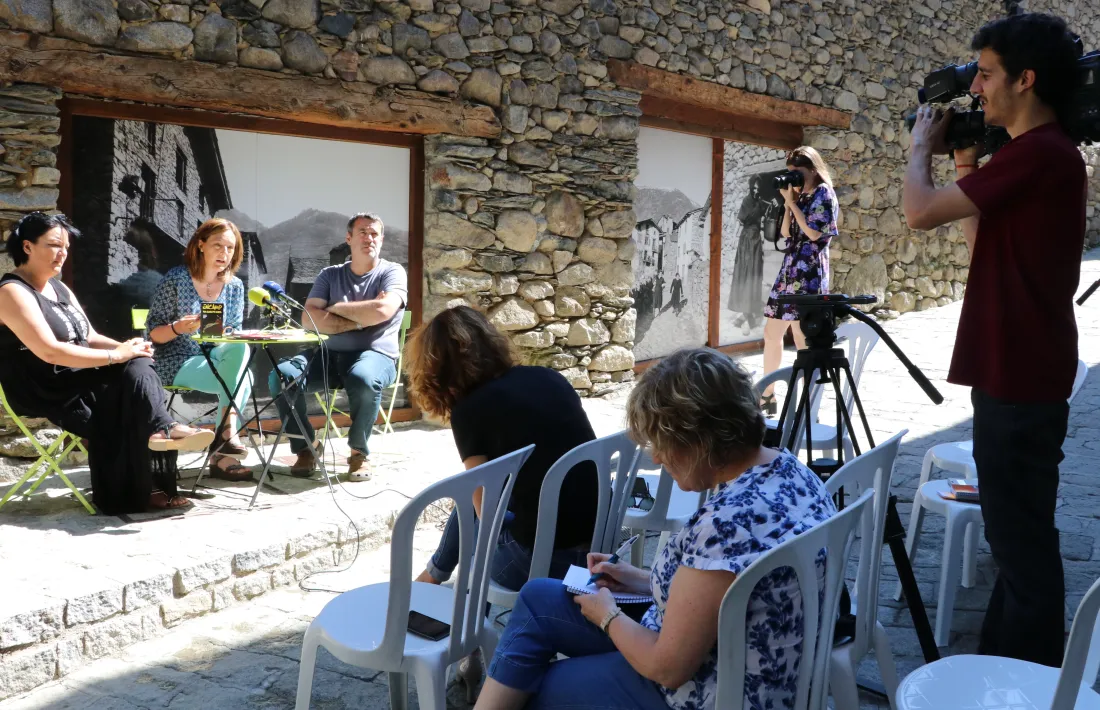 La cònsol menor d’Encamp, Esther París, va presentar ahir al matí les activitats d’estiu de l’Encamp de llum.