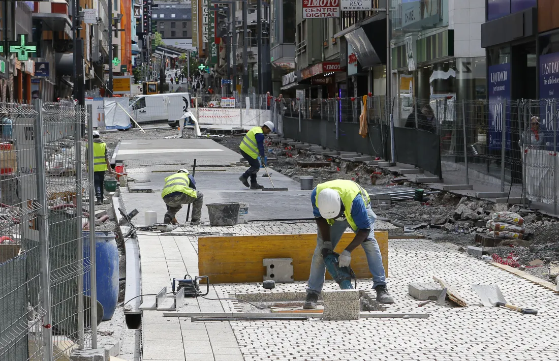 Tot i l’increment de la població els darrers anys, la població activa no ha parat de disminuir.