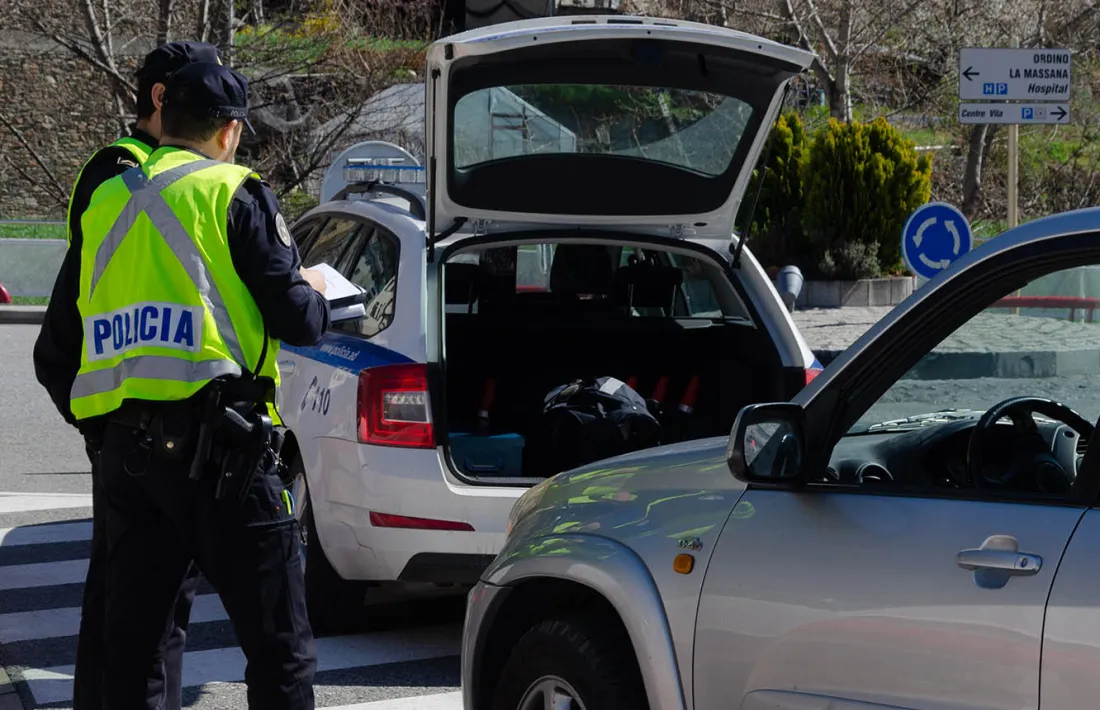 La policia, en un control a la xarxa viària.