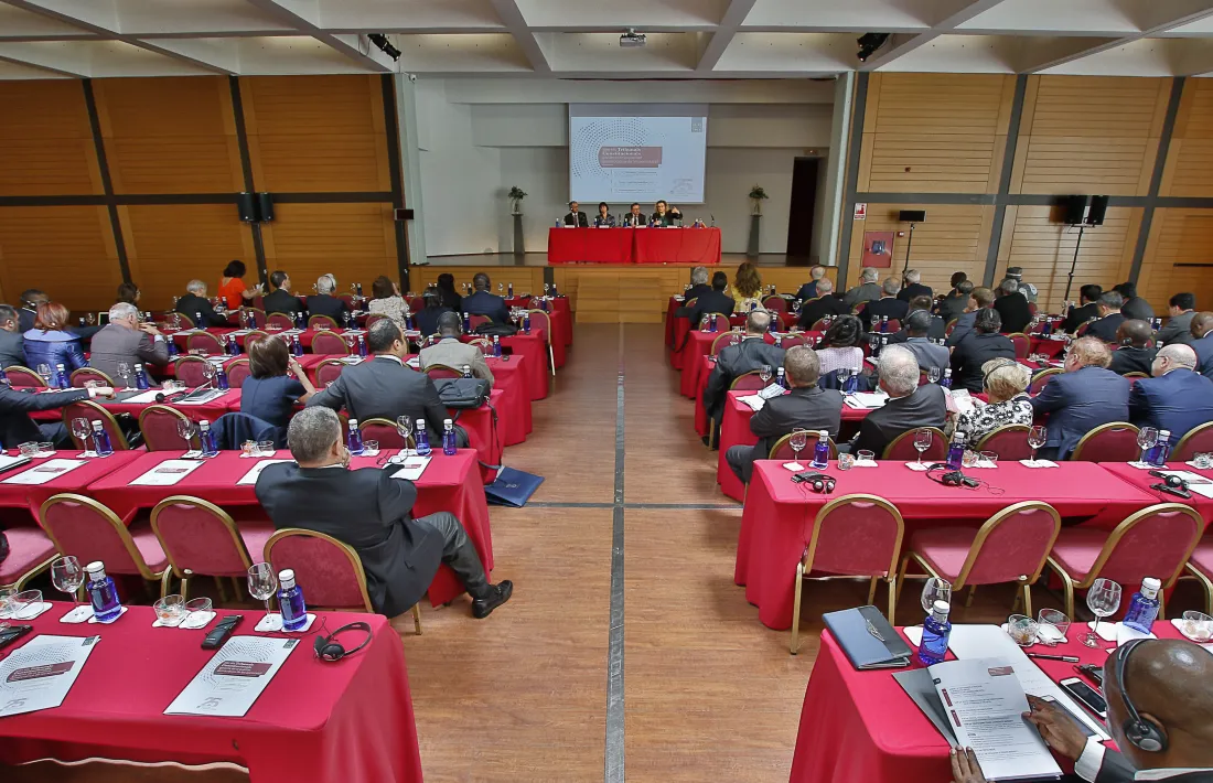 La trobada d’una setantena de constitucionalistes de 42 països diferents es va celebrar a l’Andorra Park Hotel.