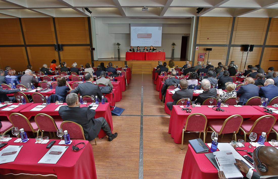 La trobada d’una setantena de constitucionalistes de 42 països diferents es va celebrar a l’Andorra Park Hotel.