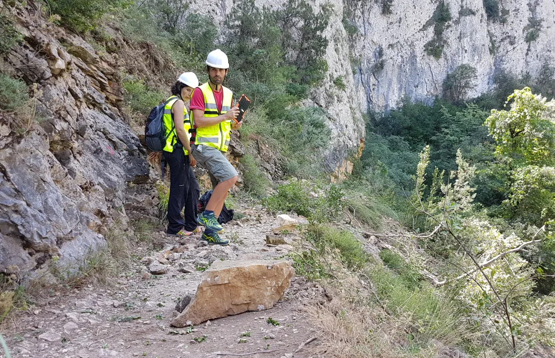 Una esllavissada talla l'accés al Congost de Mont-rebei per Sant Esteve de la Sarga, al Pallars Jussà