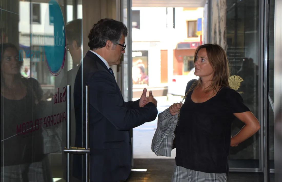 Guille Cervera i Olga Gebaert van fer ahir balanç dels cinc primers mesos d''Allées et vénues'.