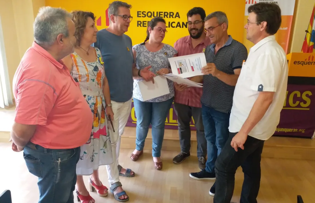 El portaveu d’ERC a la diputació i altres membres del partit.