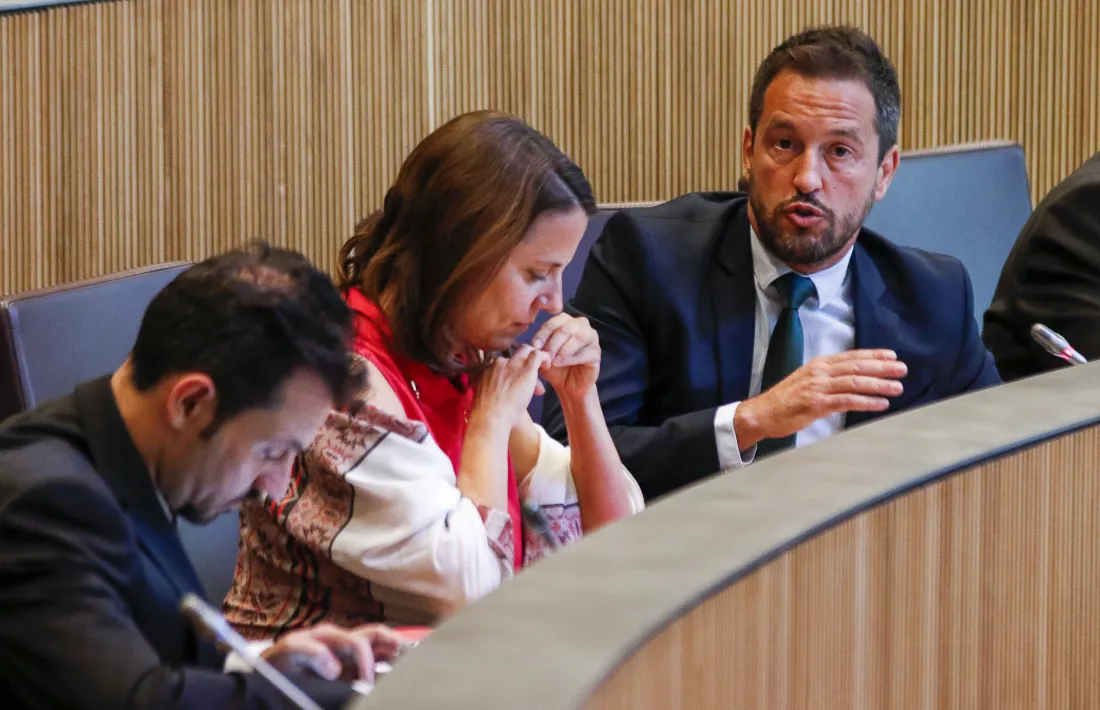 El conseller general Pere López va defensar la reserva d’esmena del PS.