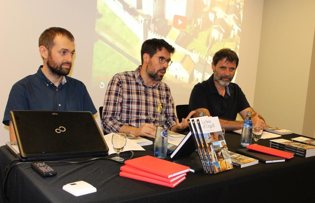Un moment de la presentació de la guia de la Seu d’Urgell.