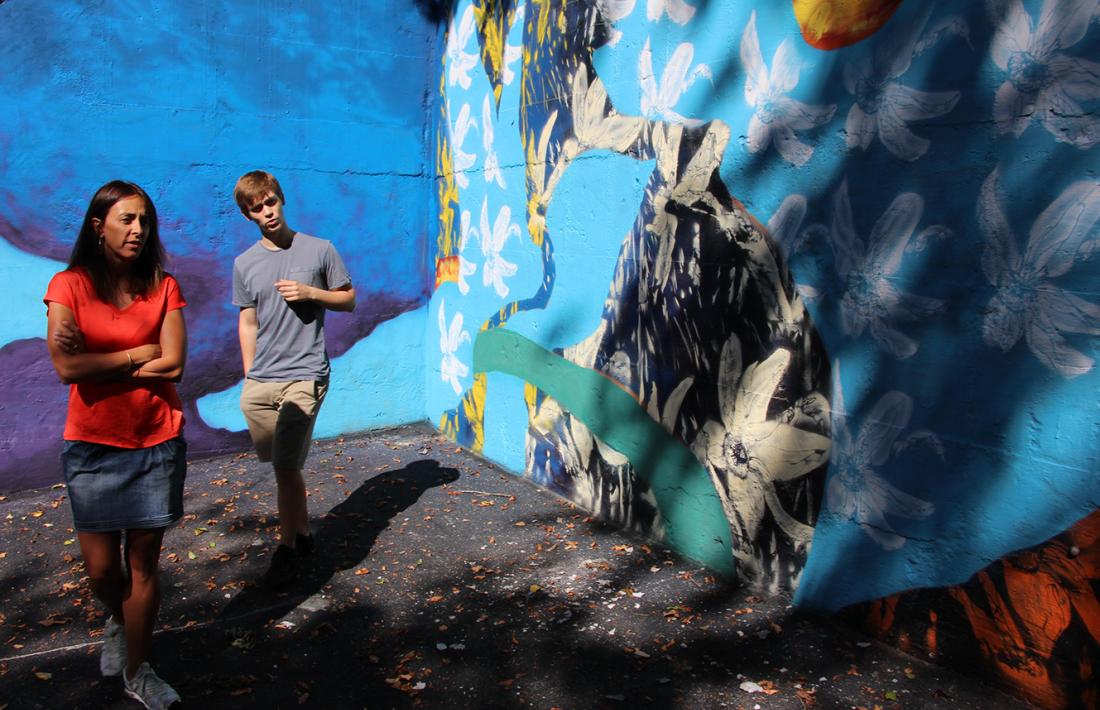 La zona per a l'aparcament amb el grafit.