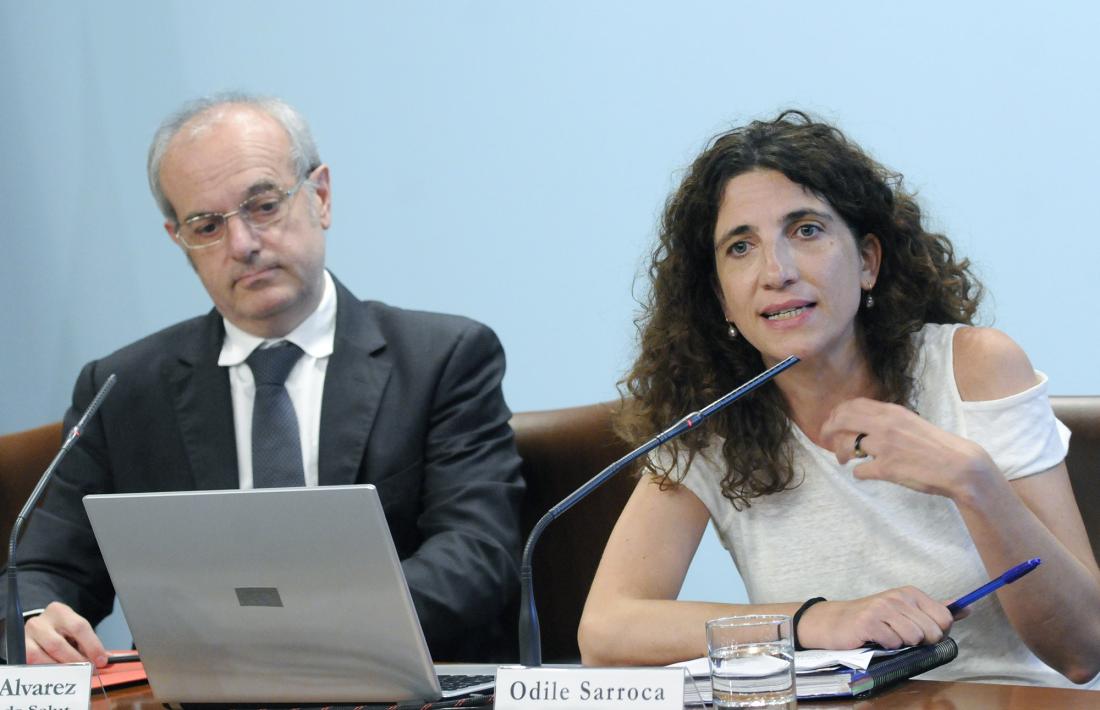 El ministre Carles Álvarez i la coordinadora de Recursos Sanitaris, Odile Sarroca, van presentar el nou reglament.