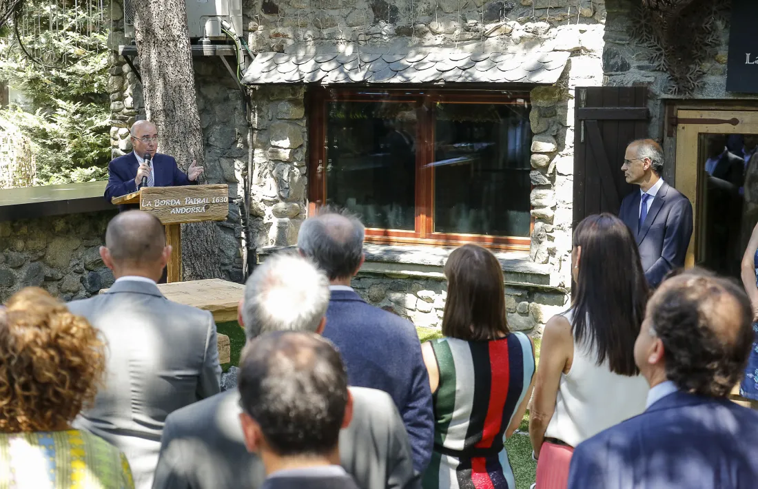 El comiat de Manuel Montobio va comptar amb la presència de representants de totes les esferes socials i polítiques andorranes. 