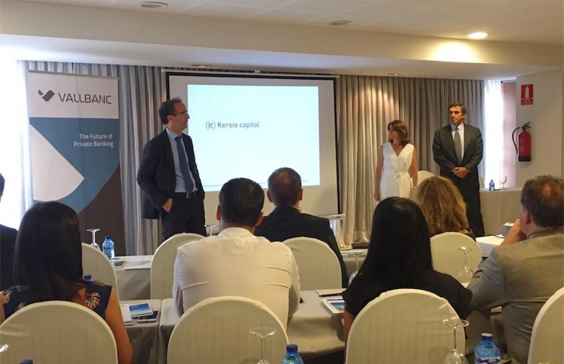 L'equip de Kersio presentant la nova proposta als treballadors de Vall Banc