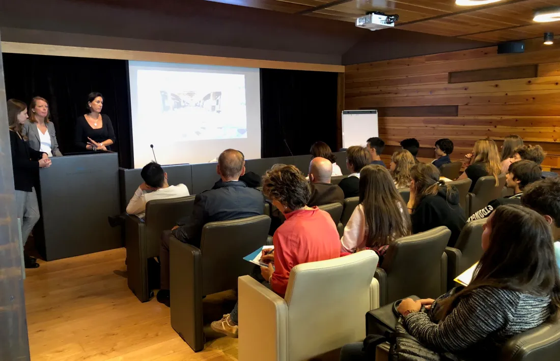 Un moment de la visita dels joves estudiants a l’Sport Hotel Hermitage & Spa.