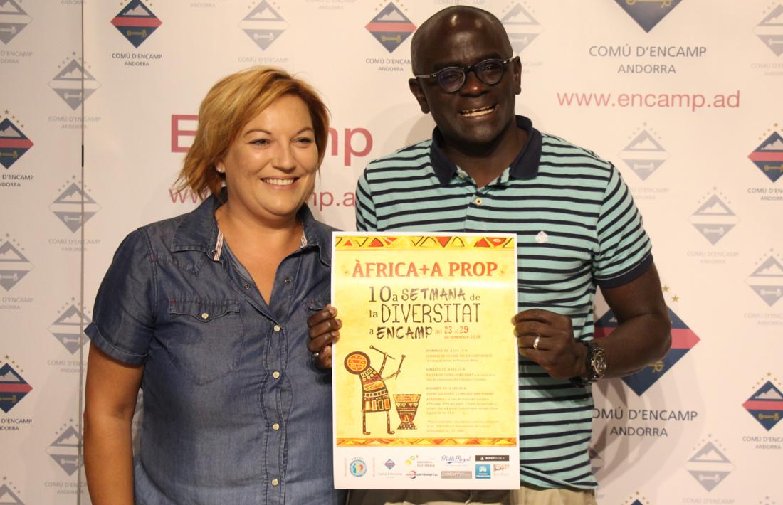 Helena Laza i Ibrahima Niang han presentat la 10a Setmana de la diversitat.