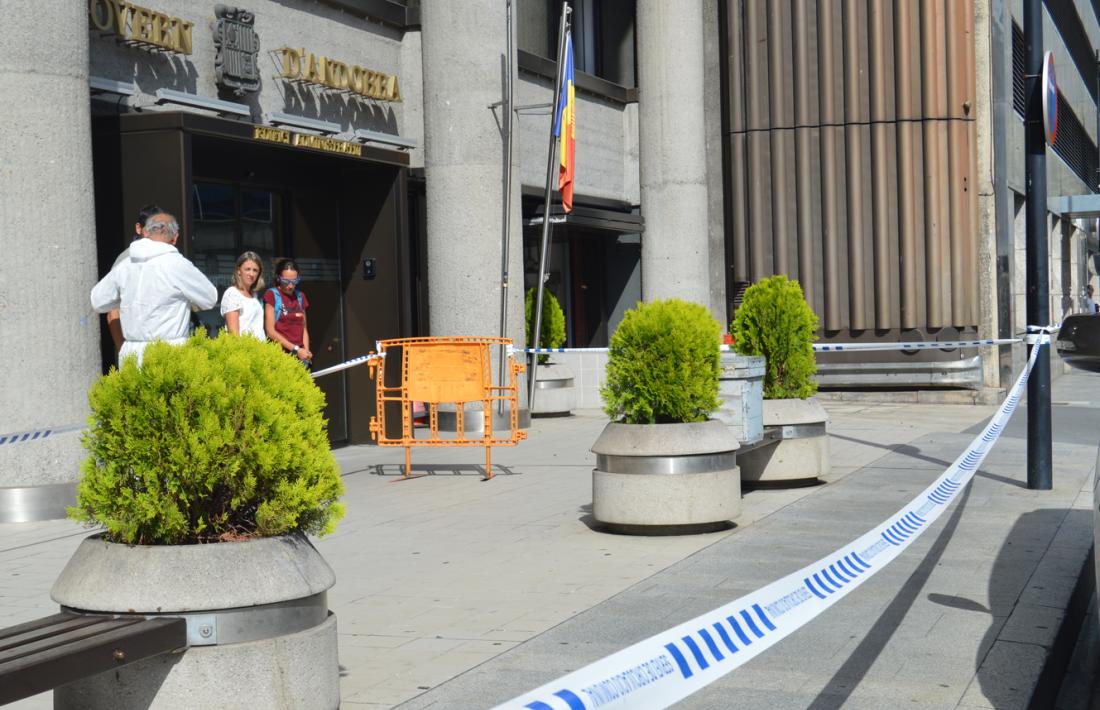 La zona acordonada davant del Govern.