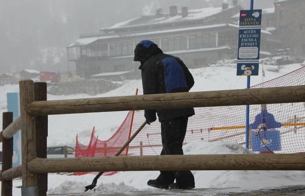 p._09_1_treballador-grandvalira-grau-roig_cuotes_-_agencies