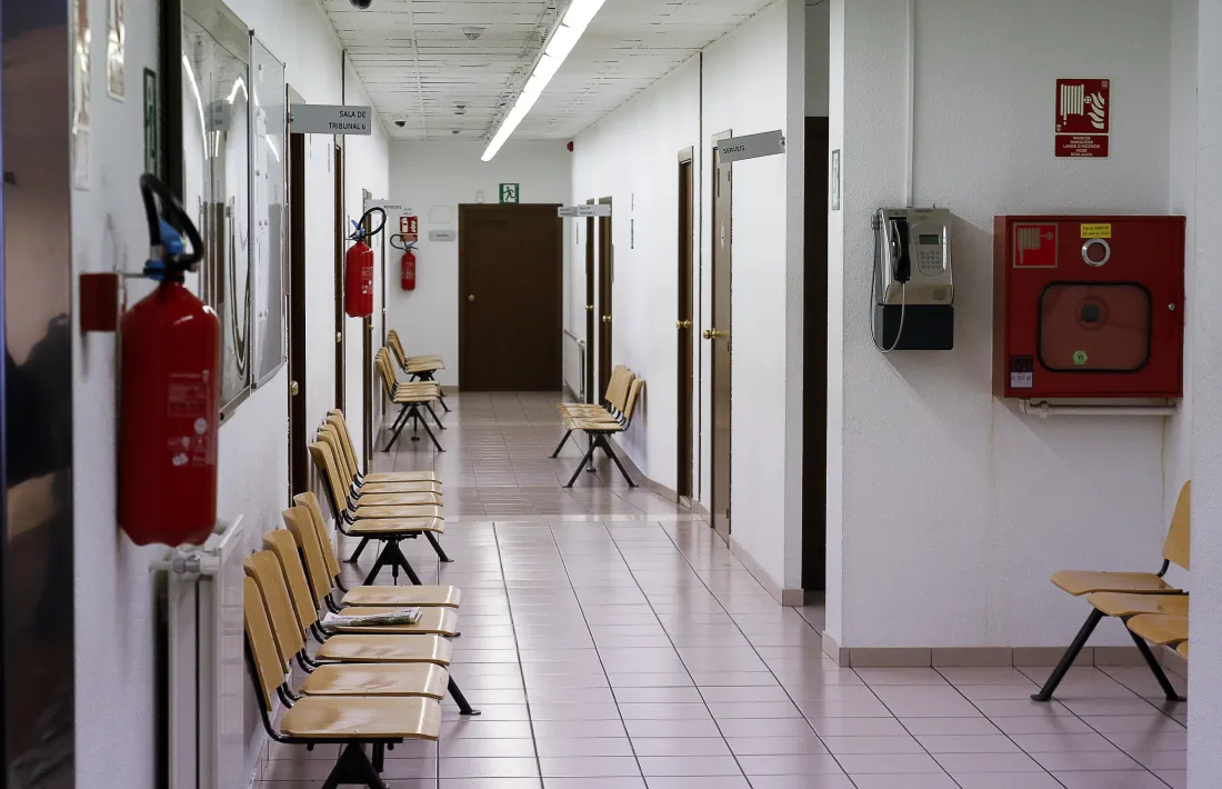 L’home va declarar ahir al judici com a processat i la mare com a testimoni.