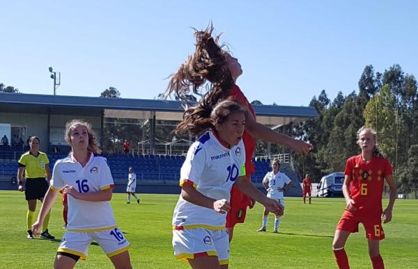 p._21_fotocareto_esq_seleccio_futbol_sun_17_femeni