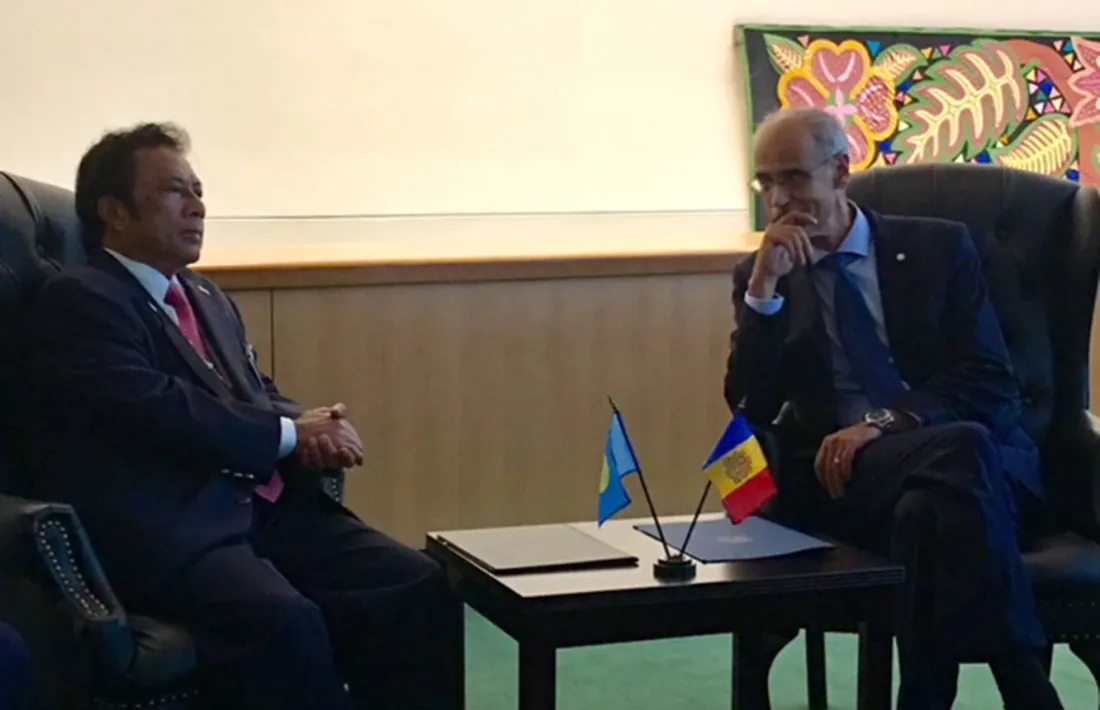 El cap de Govern, Toni Martí, amb el president de la República de Palau, Tommy Esang Remengesau.