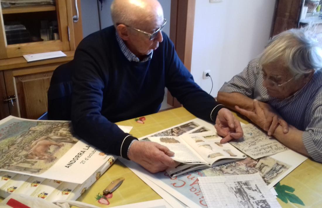 Casi Arajol i Sergi Mas donen els últims retocs al cartell de la 40a edició de la fira-concurs, que com sempre tindrà lloc el 27 d’octubre.