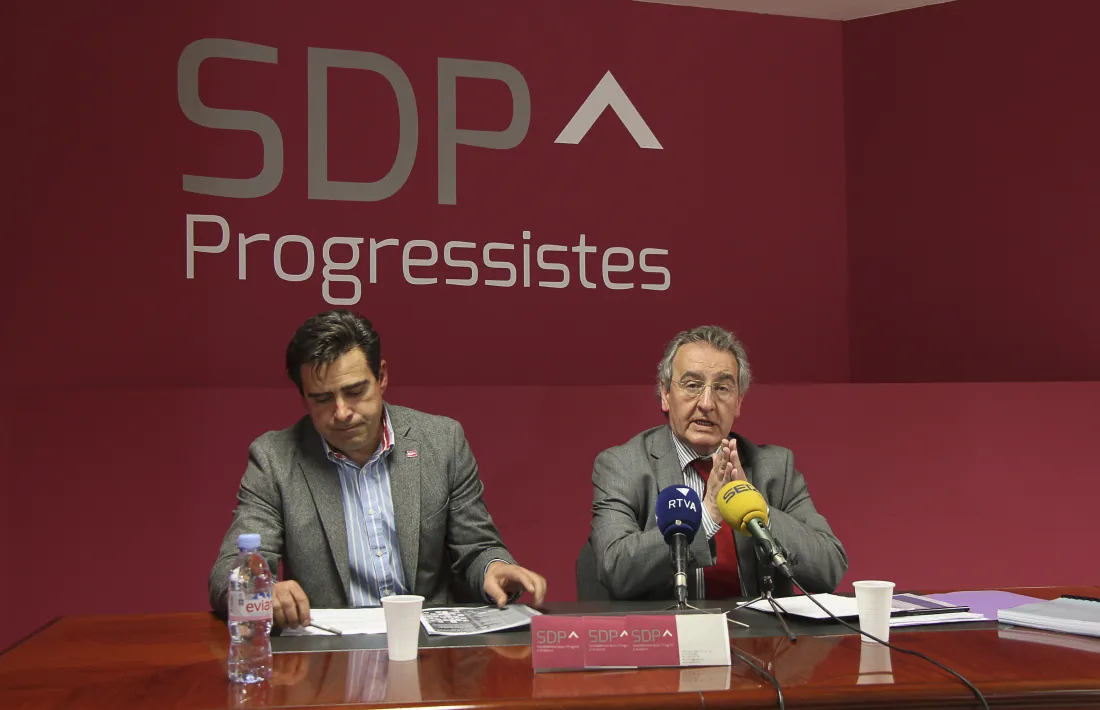 L’integrant de la comissió política nacional de SDP David Pérez i el president de la formació, Jaume Bartumeu, en una imatge d’arxiu. 