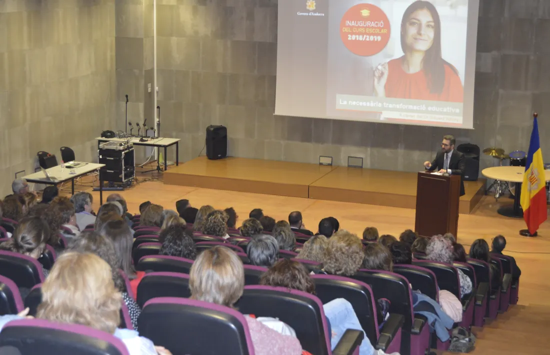 El ministre Eric Jover durant la inauguració del curs escolar a la sala d’actes del Centre de Formació Professional.