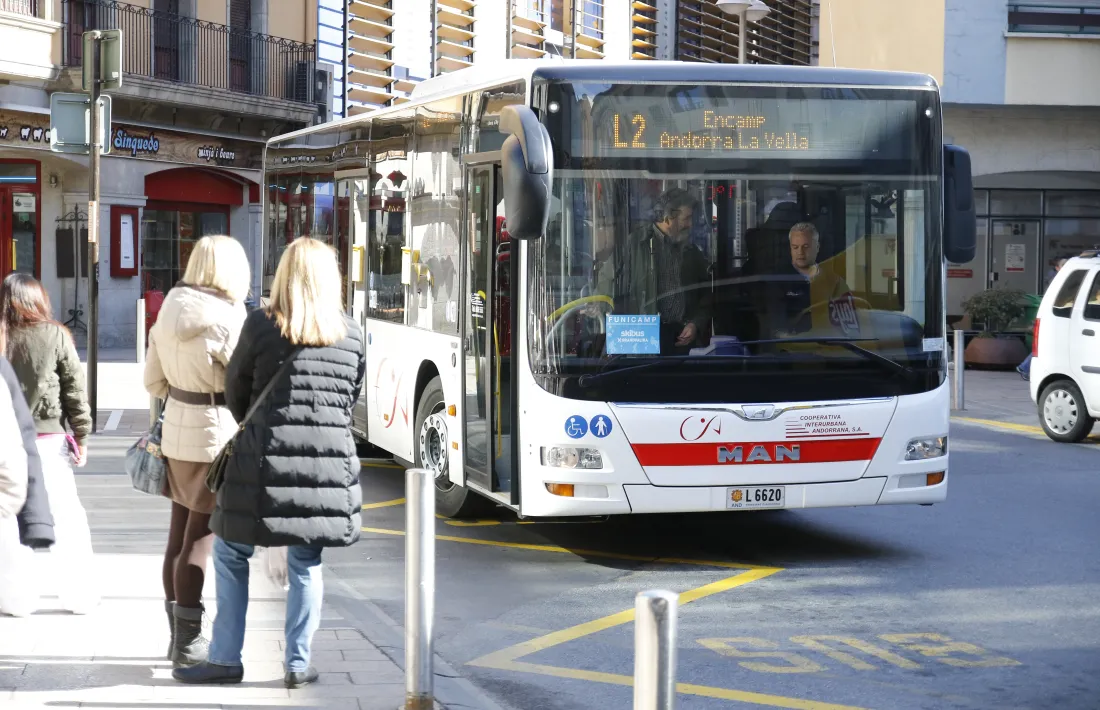 Un autobús de línia nacional.