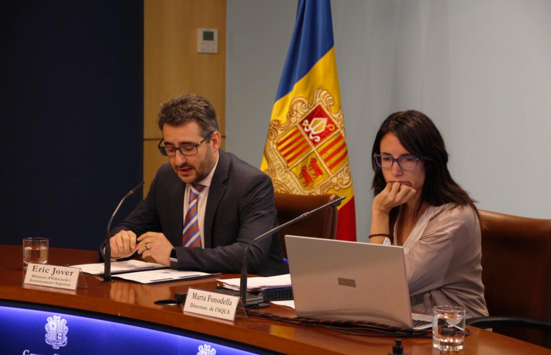 Jover i Fonolleda en la presentació de l’estudi sobre la inserció laboral dels alumnes de formació professional, ahir al matí.