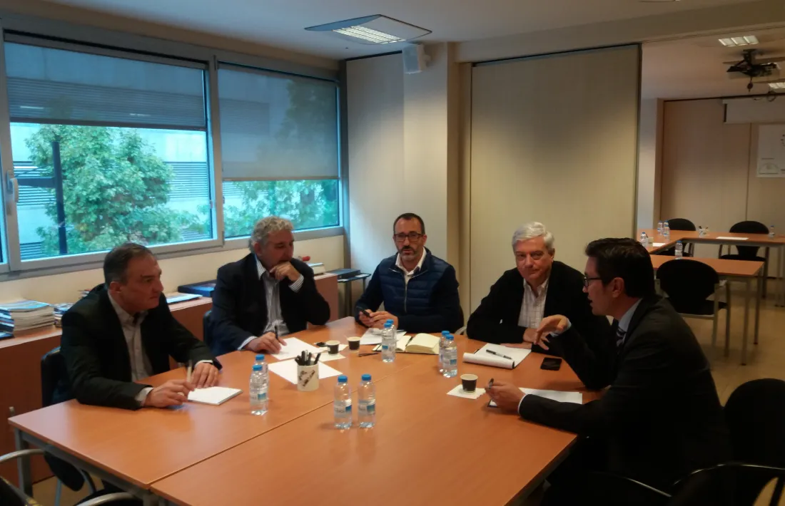 El Raonador del Ciutadà es va reunir ahir amb la comissió de la Confederació Empresarial Andorrana sobre l’habitatge. 