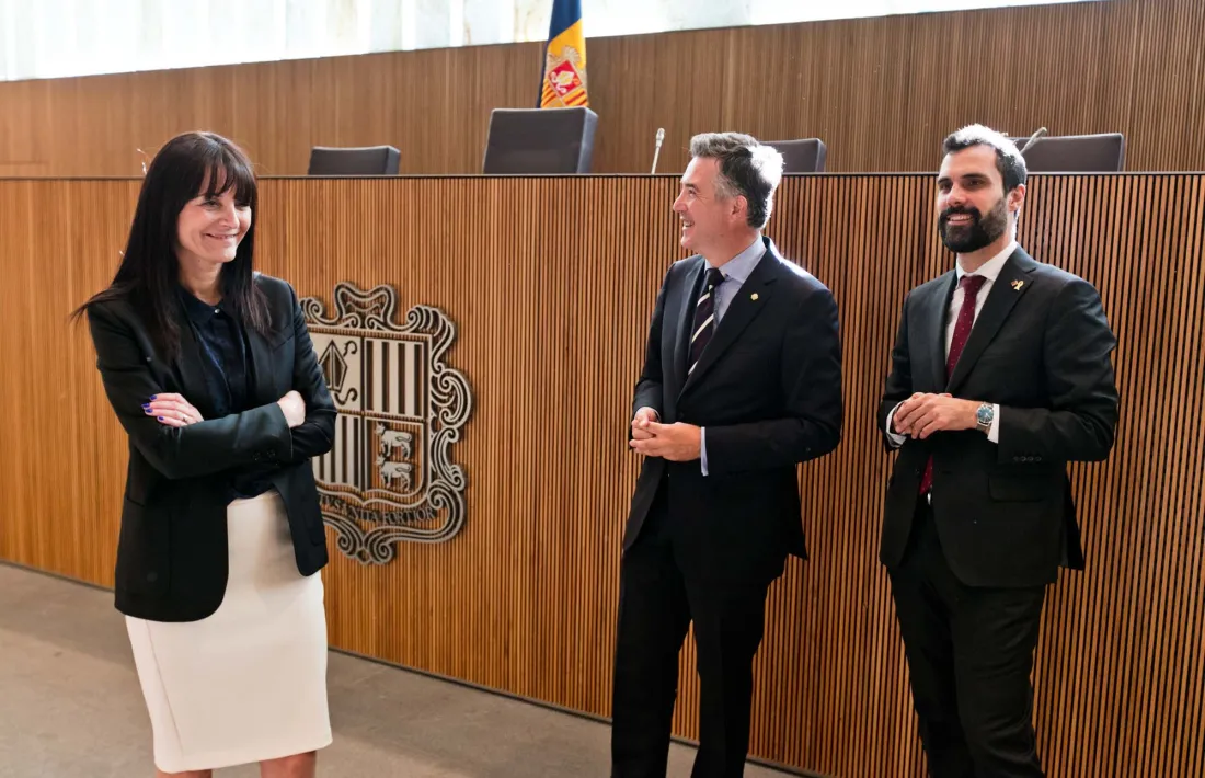 Roger Torrent amb els sindics durant la visita al Consell General.