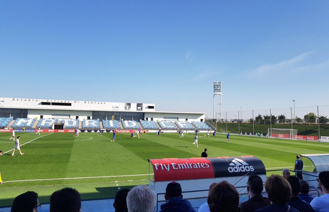 Luis Do Nascimento xiula al Reial Madrid juvenil a la Youth League