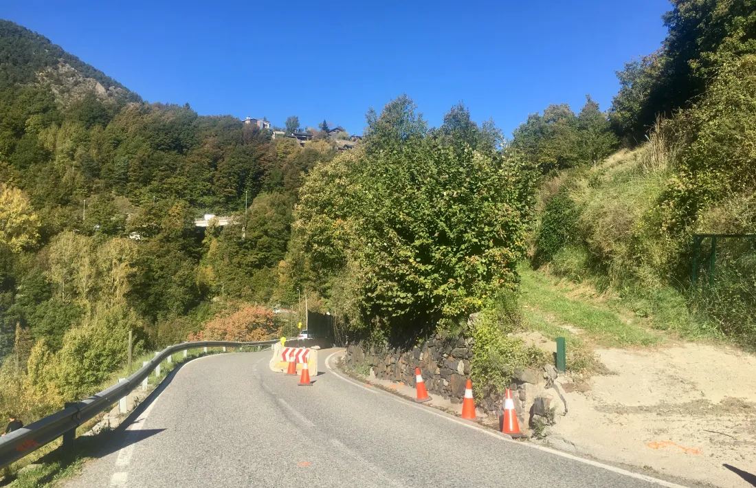 Les obres d’eixamplament de la carretera d’Anyós ja s’han iniciat.