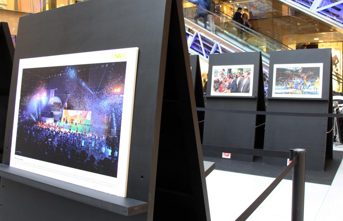 L'exposició fotogràfica presentada per l'Agència de Notícies Andorrana al centre comercial illa Carlemany aquest dilluns.