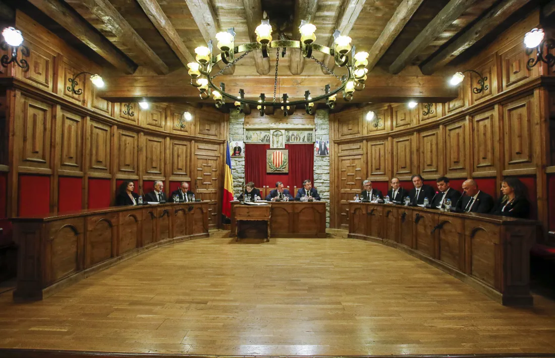 Un moment de la sessió de consell de comú de Sant Julià de Lòria celebrada aquest dilluns.