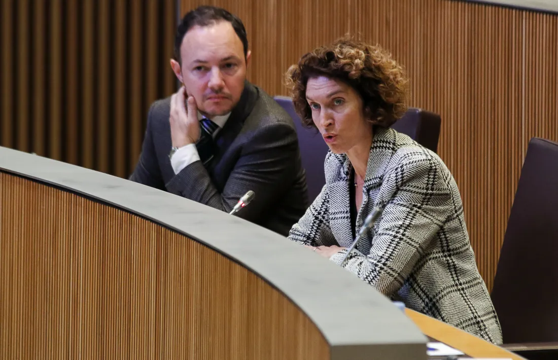 La ministra d’Afers Exteriors, Maria Ubach, en una de les intervencions en la sessió de control a l’executiu d’ahir al Consell General. 