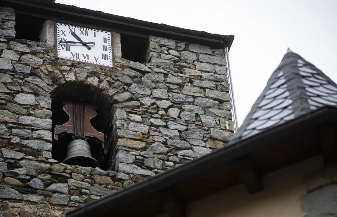 L’esfera del tercer pis del campanar de Sant Esteve data del 1968.