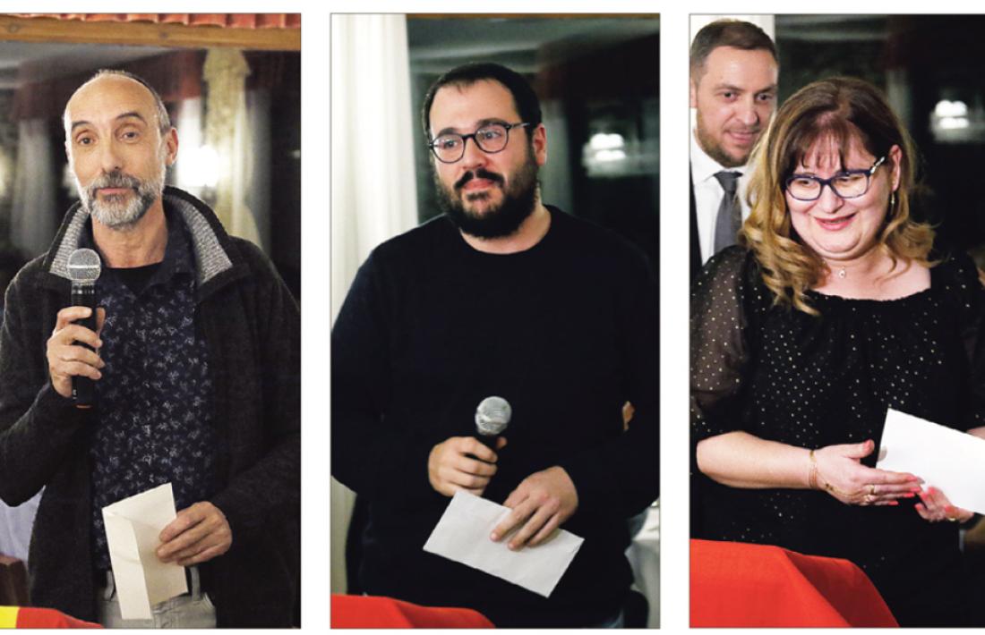 Tres dels quatre autors locals que van pujar ahir al podi: Albert Ginestà (Contes i narracions, abm ‘I.real’), Carles Sánchez (Assaig literari, amb ‘Èpica i història: l’Andorra d’Isabelle Sandy’) i Sofia Masegosa (Investigació històrica, amb ‘La vida teatral a Andorra’).