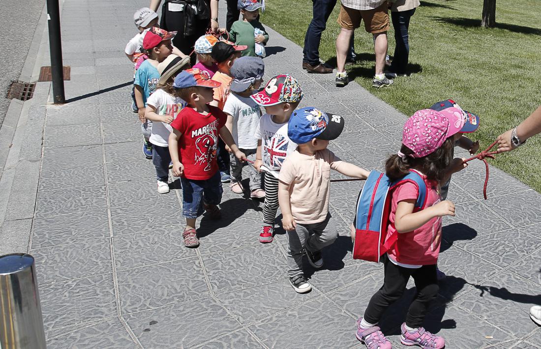 Infants d'una escola bressol.