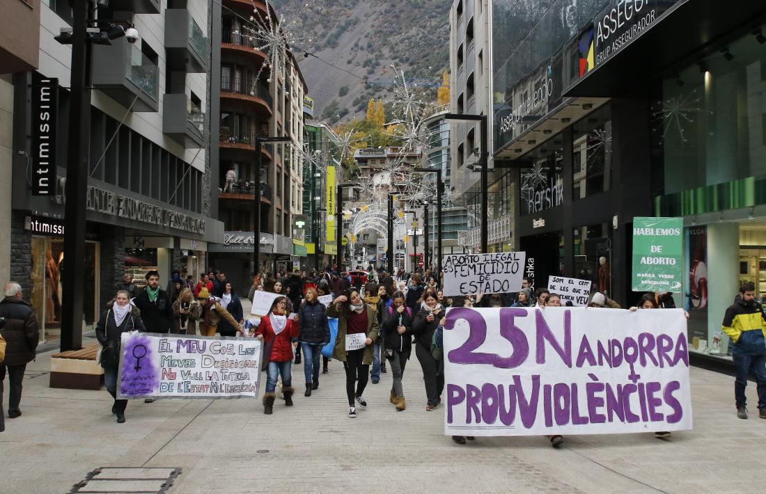La caminada va arrencar a la plaça de la Rotonda i va recórrer Meritxell i Carlemany fins a la plaça Coprínceps.