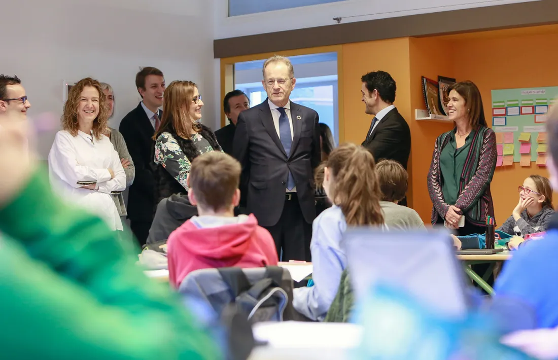 El director general de l’Oficina de les Nacions Unides a Ginebra, Michael Møller, en la seva visita a l’Escola Verda d'Ordino.