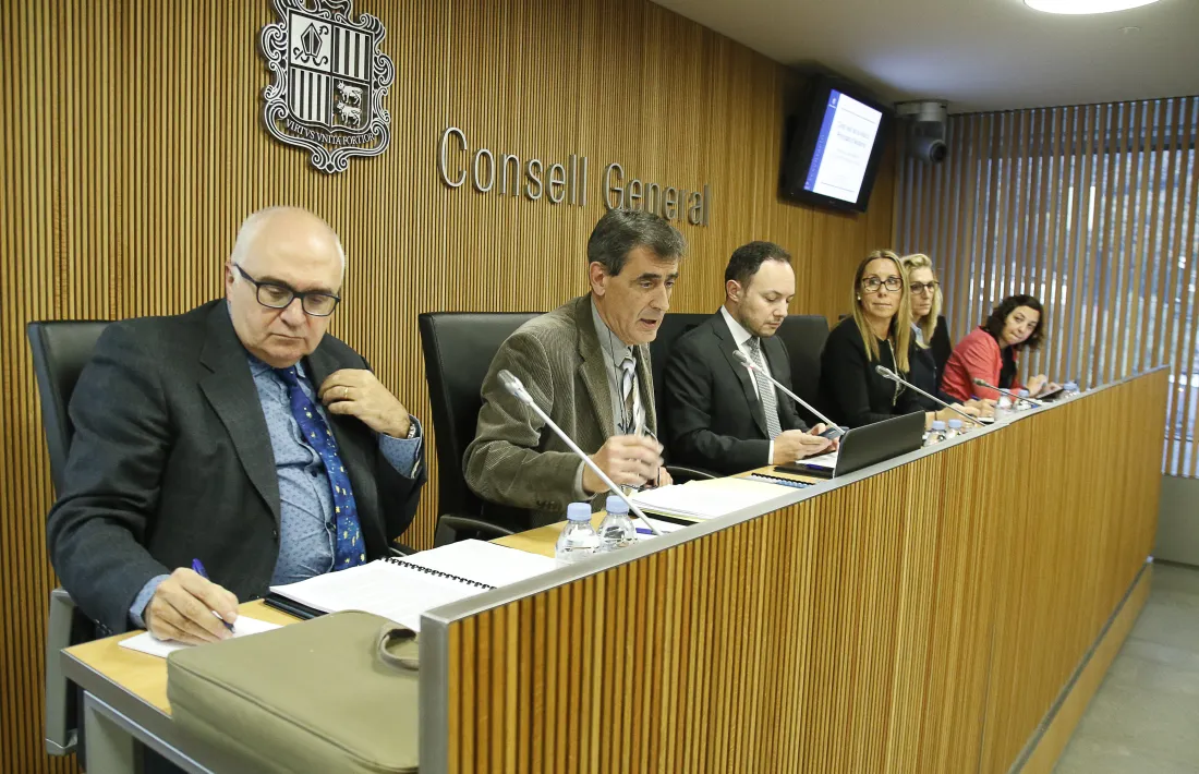 El ministre Xavier Espot i el responsable d’Estadística, Enric Ripoll, van presentar l’estudi a la comissió legislativa d’Afers Socials.