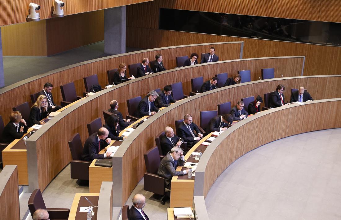El treball amb els grups ha suavitzat les exigències als parlamentaris previstes en la proposta de canvi de reglament inicial.