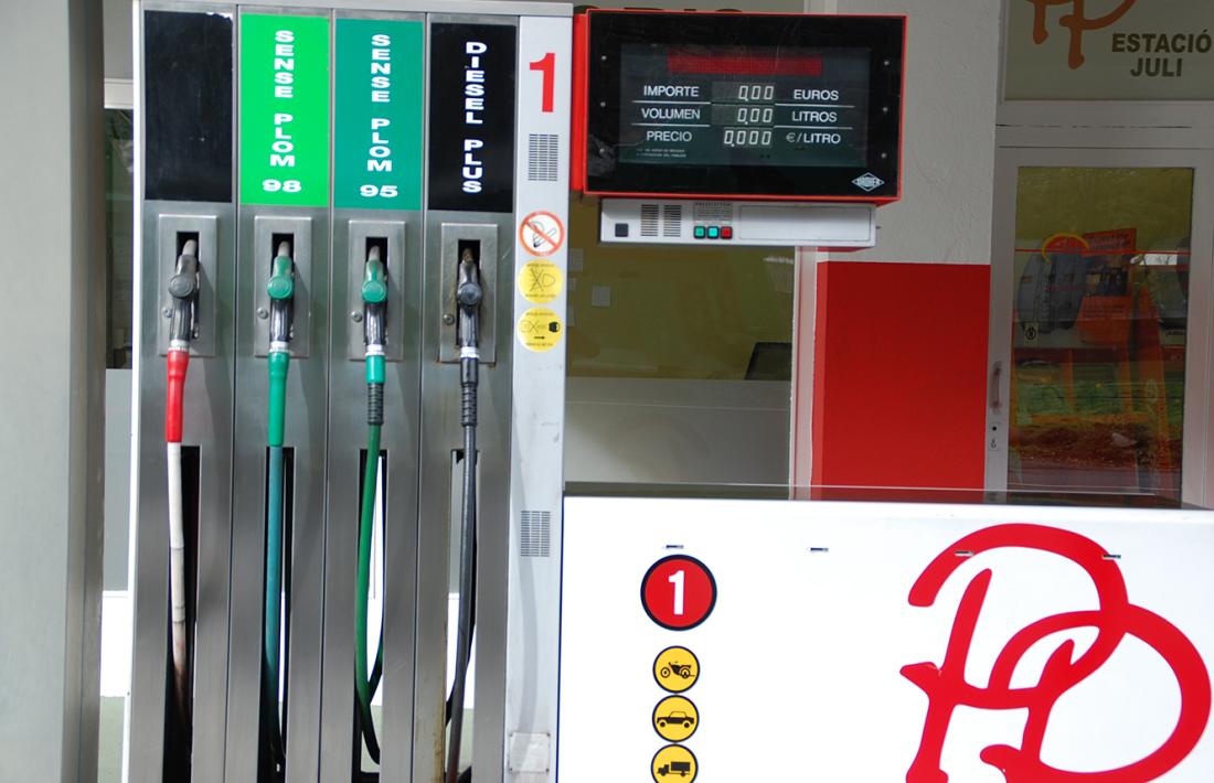 El preu del gasoil de locomoció s’ha apujat un 11%, i el de les gasolines, un 4,5%.