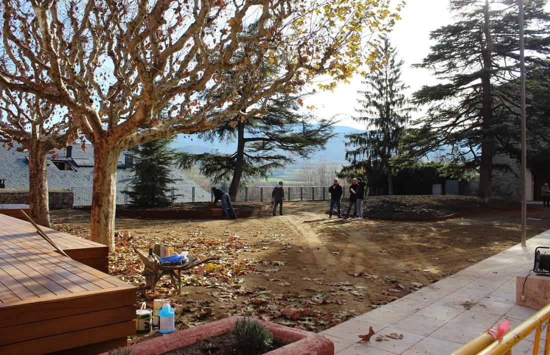S’ha renovat el mobiliari urbà en la seva totalitat al Parc del Cadí.