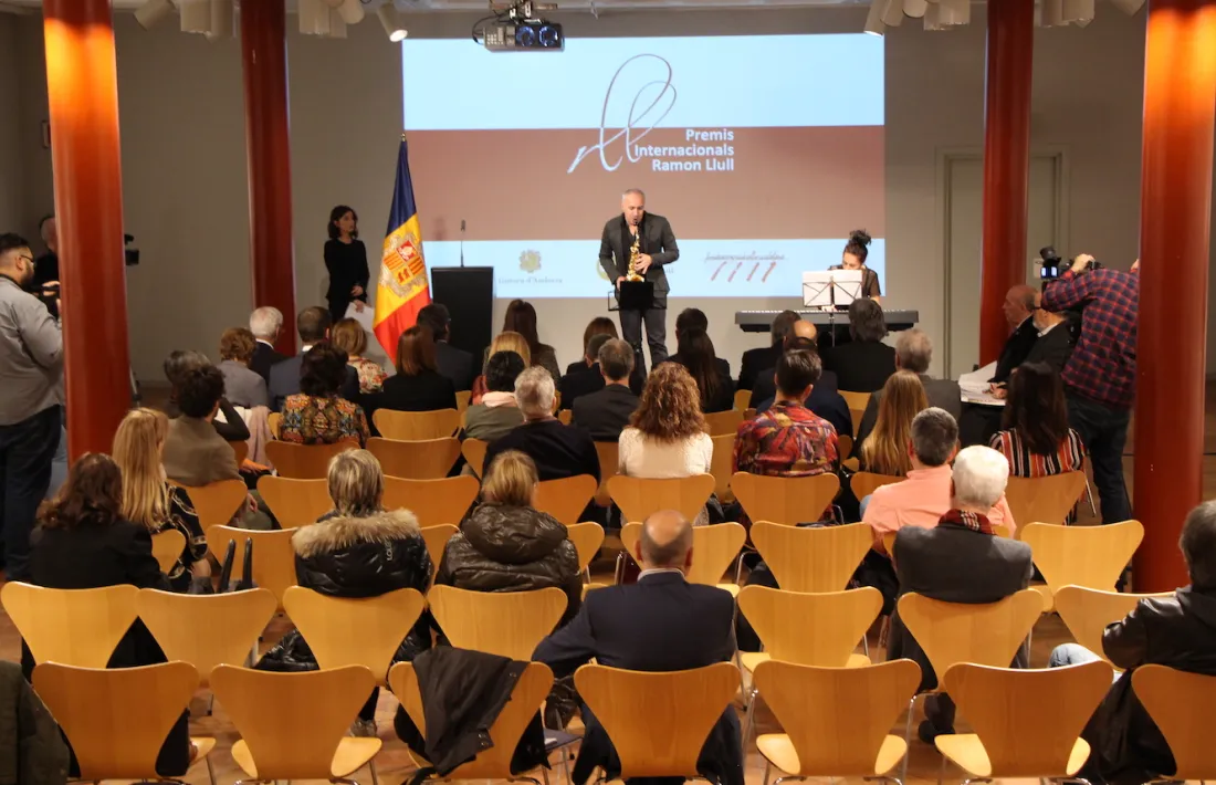 Aspecte “desolador”, diu López, que presentava el ‘foyer’ de l’Auditori en l’entrega dels premis Ramon Llull, el 28 de novembre.