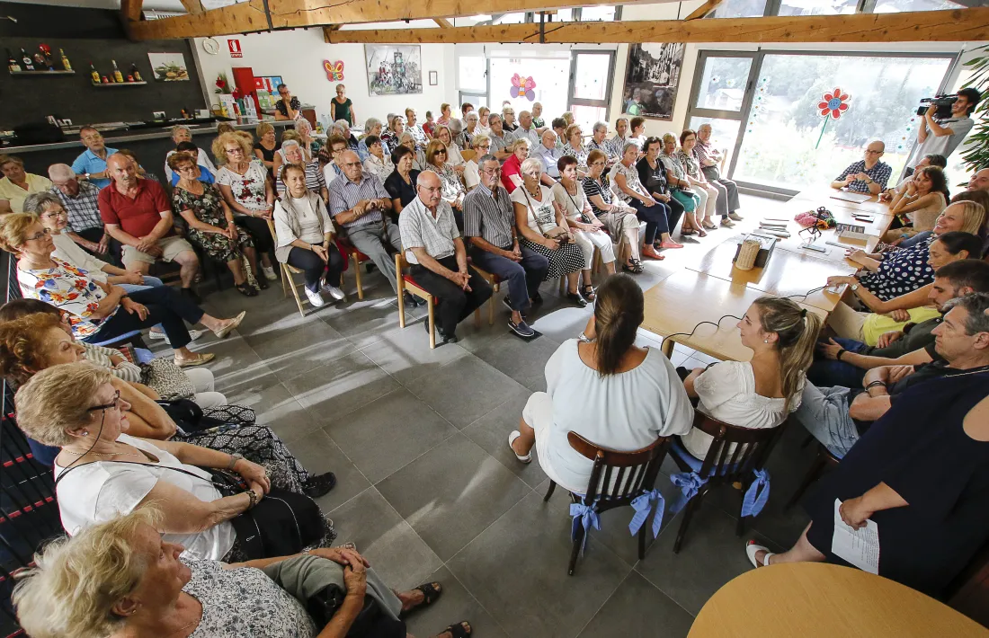 Una de les activitats per a la gent gran organitzada per la Llar de Lòria.