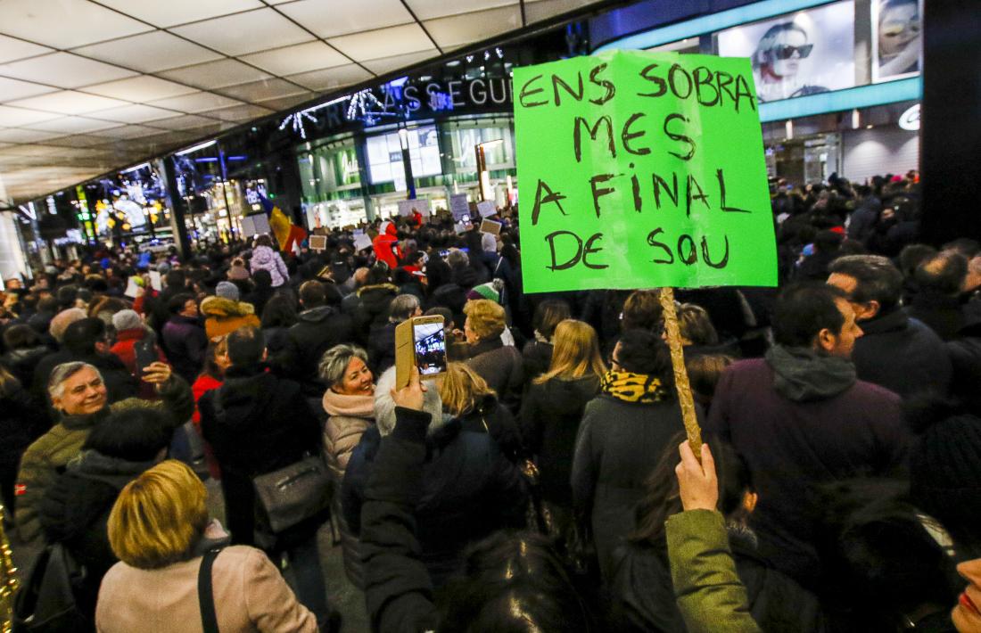 Un moment de la concentració de dilluns a l’avinguda Meritxell per reclamar una Andorra més social.